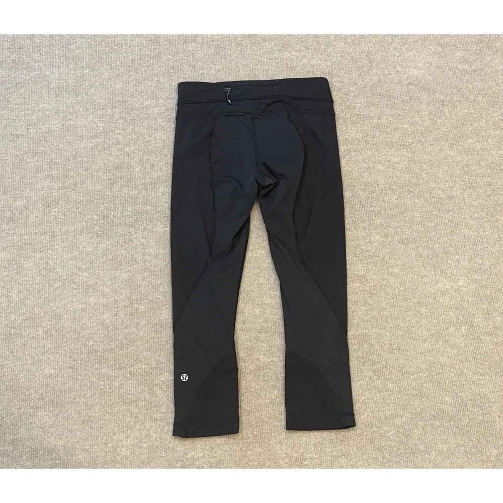 Lululemon Athletica Crop Black Leggings Sport Athleisure Yoga Women's Size 6